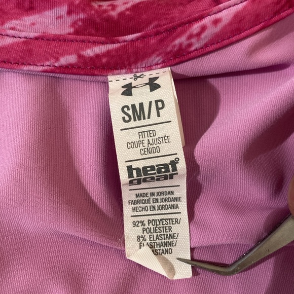 Under Armour - heat gear v-neck top. Size S - Picture 4 of 8